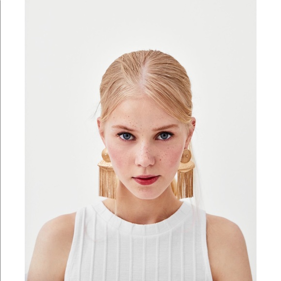 Zara Sleeveless Shirt - Picture 2 of 6